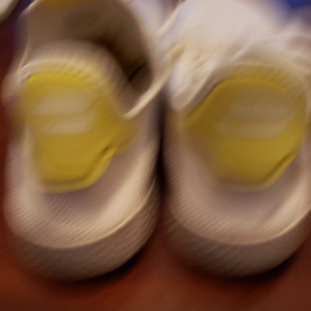 Adidas Men's White Sneakers with Yellow Accents - Picture 7 of 8